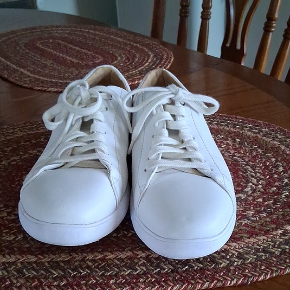 Cole Haan White Sneakers Sz.9B - Picture 2 of 7